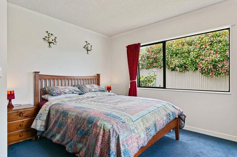 Photo of property in 12 Golders Place, Richmond Heights, Taupo, 3330