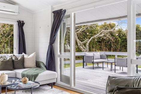 Photo of property in 1 Puketaha Road, Swanson, Auckland, 0816