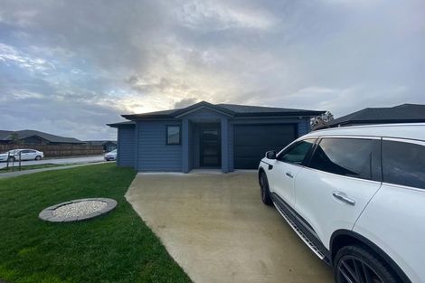 Photo of property in 2 Sapwood Crescent, Takanini, 2110