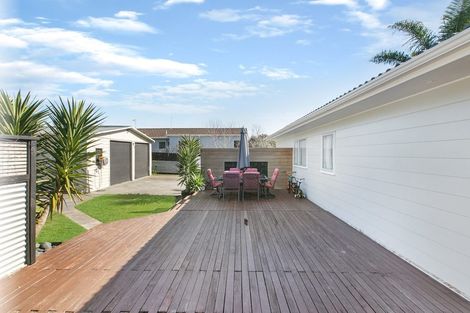 Photo of property in 4 Katrina Place, Massey, Auckland, 0614