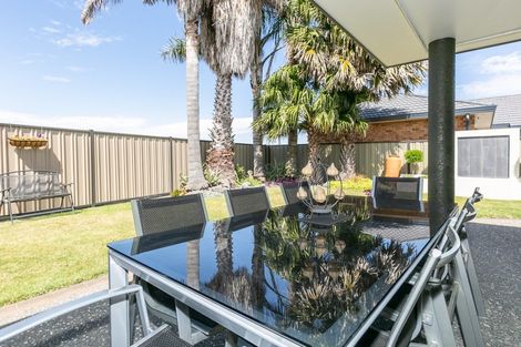 Photo of property in 18 Forbury Way, Taradale, Napier, 4112