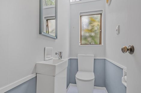 Photo of property in 1/62 Wairoa Road, Narrow Neck, Auckland, 0624