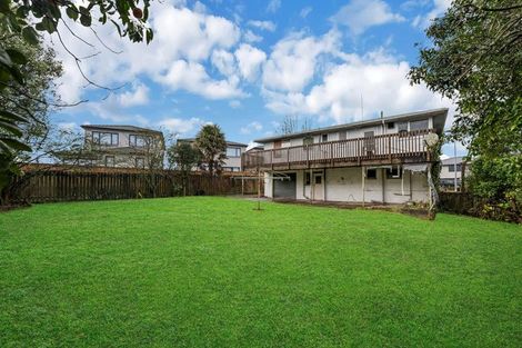 Photo of property in 12 Ozich Avenue, Te Atatu South, Auckland, 0610