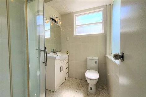 Photo of property in 15 Dellwood Avenue, Henderson, Auckland, 0612