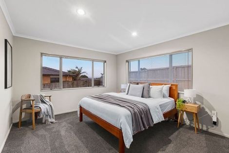 Photo of property in 12 Gordon Stanley Drive, Massey, Auckland, 0614