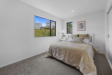 Photo of property in 49a Crestview Rise, Papakura, 2110