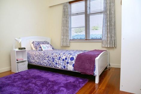 Photo of property in 6 Cliff Road, Papakura, 2110