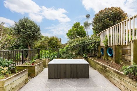 Photo of property in 11 Glengavel Grove, Papakowhai, Porirua, 5024