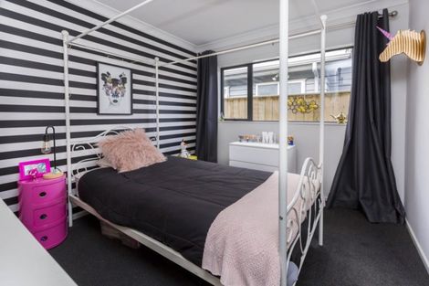Photo of property in 14 Poppy Watts Grove, Stokes Valley, Lower Hutt, 5019