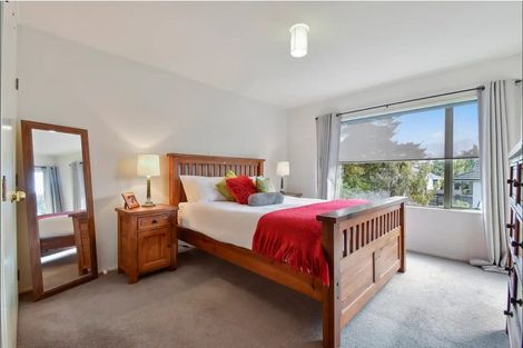 Photo of property in 28 Silkwood Grove, Totara Heights, Auckland, 2105