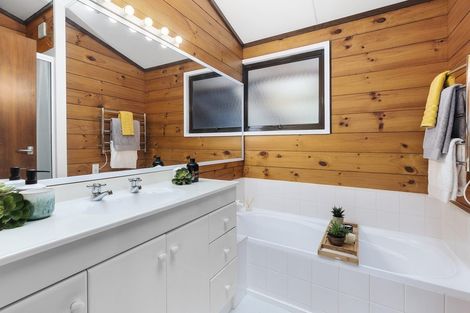 Photo of property in 15 The Yardarm, Whitby, Porirua, 5024