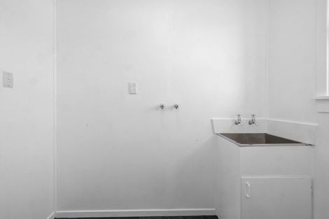 Photo of property in 1/306 Devon Street West, New Plymouth, 4310