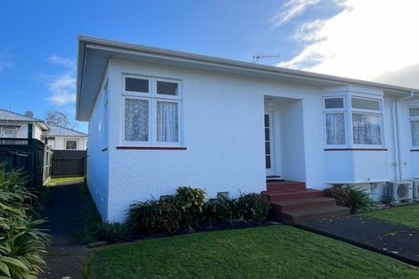 Photo of property in 1-3 Terrace Street, Roslyn, Palmerston North, 4414