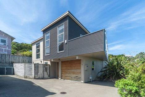 Photo of property in 7a Shortland Street, Khandallah, Wellington, 6035