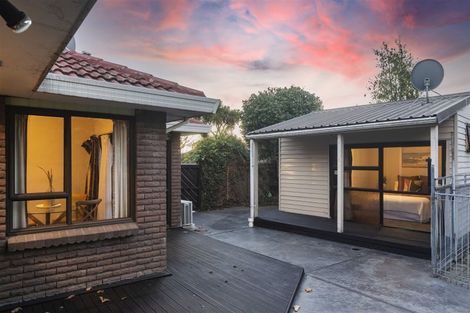 Photo of property in 11 Oakley Crescent, Hornby, Christchurch, 8042