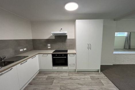 Photo of property in 60 Edmonton Road, Henderson, Auckland, 0612