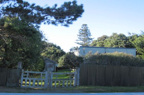 Photo of property in 28 Tasman Road, Otaki Beach, Otaki, 5512