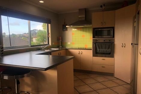 Photo of property in 11 Dairyland Drive, East Tamaki Heights, Auckland, 2016