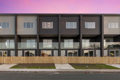 Photo of property in 57b Edmonton Road, Henderson, Auckland, 0612