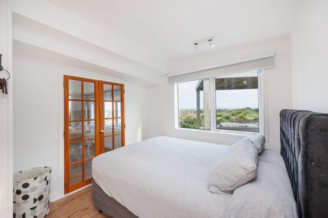 Photo of property in 3 Kent Avenue, Waitarere Beach, Levin, 5510