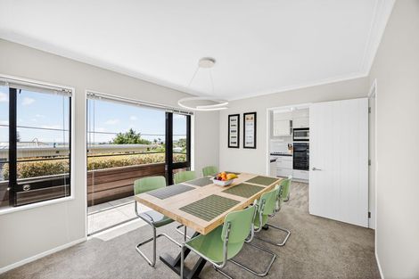 Photo of property in 2/11 Hauraki Road, Hauraki, Auckland, 0622