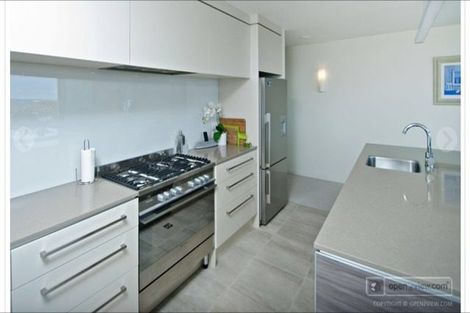 Photo of property in 154 Marine Parade, Mount Maunganui, 3116