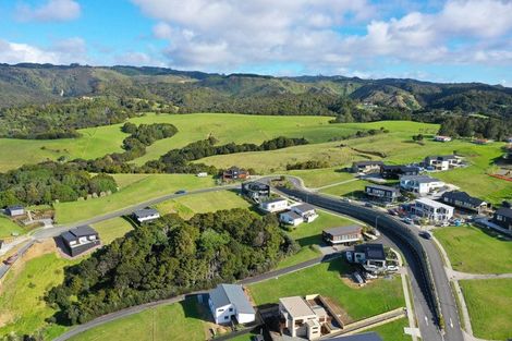 Photo of property in 3 Starlight Place, Langs Beach, 0582