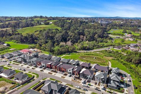 Photo of property in 27 William Calvert Drive, Swanson, Auckland, 0614