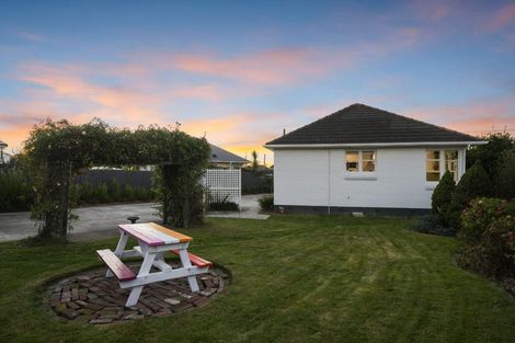 Photo of property in 6 Paddington Street, Northcote, Christchurch, 8052
