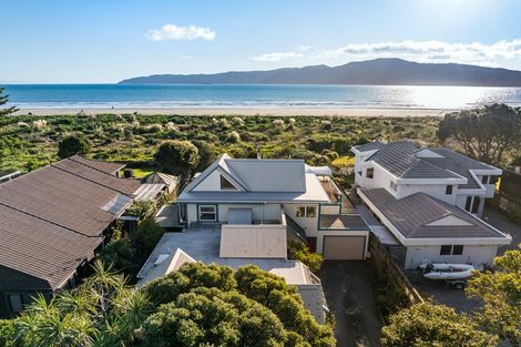 Photo of property in 19 Manly Street, Paraparaumu Beach, Paraparaumu, 5032