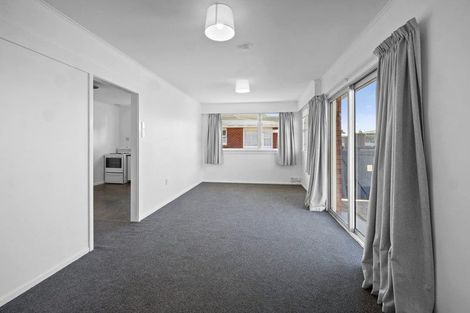 Photo of property in 1/306 Devon Street West, New Plymouth, 4310