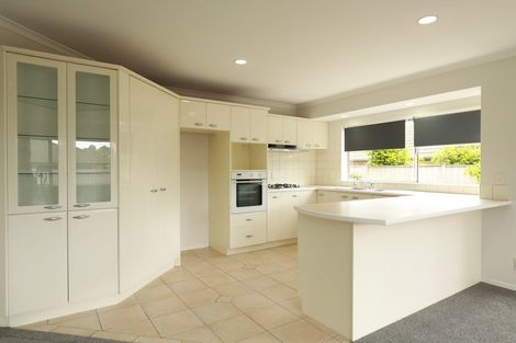 Photo of property in 29 Heyington Way, East Tamaki Heights, Auckland, 2016