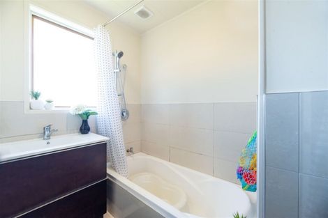 Photo of property in 2/9 Heathberry Close, Papatoetoe, Auckland, 2025