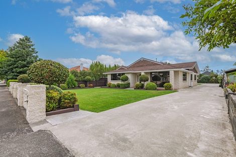 Photo of property in 18 Brightwater Terrace, Terrace End, Palmerston North, 4410