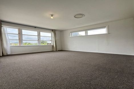Photo of property in 52 Seymour Road, Sunnyvale, Auckland, 0612