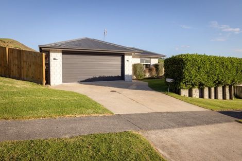 Photo of property in 244 Ballintoy Park Drive, Welcome Bay, Tauranga, 3175