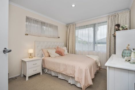 Photo of property in 15 Maddison Place, Welcome Bay, Tauranga, 3112