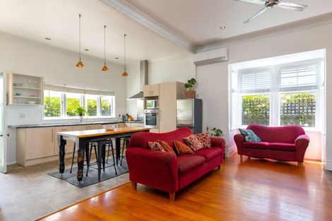 Photo of property in 32 Beaver Road, Blenheim, 7201