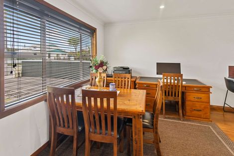Photo of property in 25 Hannan Street, Levin, 5510