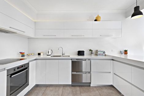 Photo of property in 17 Palm Avenue, Lyall Bay, Wellington, 6022