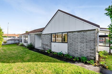 Photo of property in 250 Tukapa Street, Westown, New Plymouth, 4310