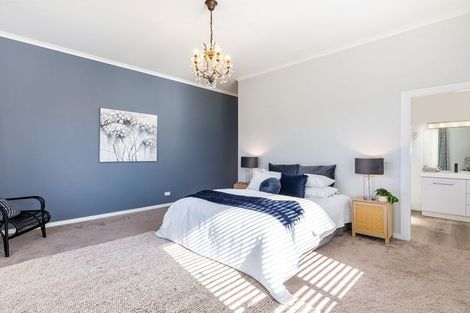 Photo of property in 21 Mcewen Crescent, Riverstone Terraces, Upper Hutt, 5018