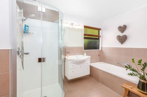 Photo of property in 11 Musket Lane, Whitby, Porirua, 5024