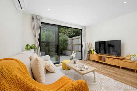Photo of property in 22 Tokai Place, Glen Eden, Auckland, 0602