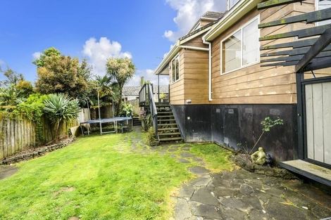 Photo of property in 2/66 Birkdale Road, Birkdale, Auckland, 0626