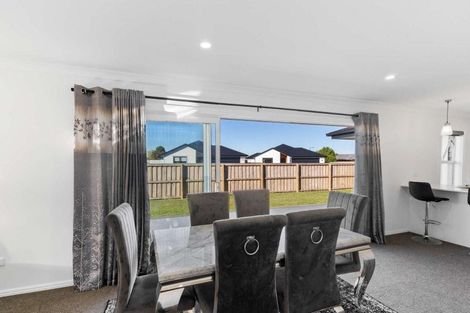 Photo of property in 8 Clonbunny Close, Rolleston, 7614