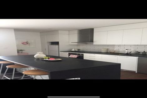 Photo of property in 20u2 Trent Street, Island Bay, Wellington, 6023