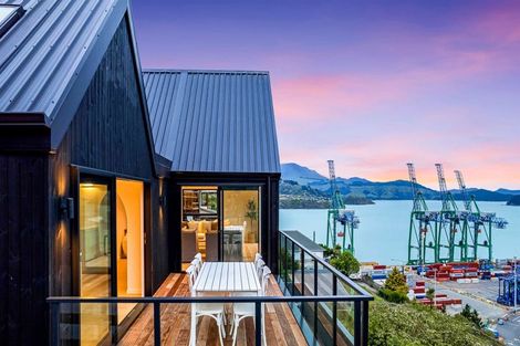 Photo of property in 7 Reserve Terrace, Lyttelton, 8082