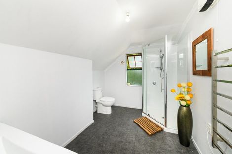 Photo of property in 5 Rangitira Avenue, Palmerston North, 4414