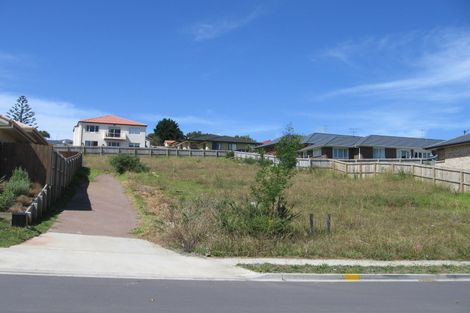 Photo of property in 15 Gleanor Avenue, Oteha, Auckland, 0632